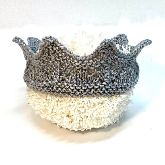 NWT Hand Knit Toddler/Infant Silver Crown with Sparkles - Picture 4 of 6